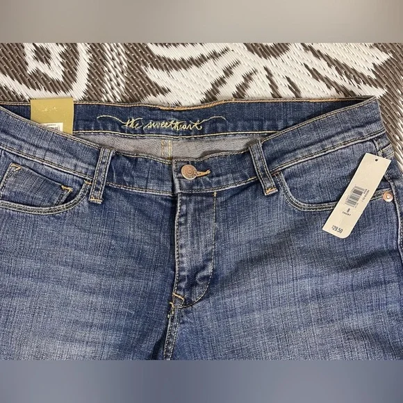 OLD NAVY NWT The Sweetheart Jeans 8 Short Classic Rise Slim Boot-cut Stretch - Picture 3 of 7